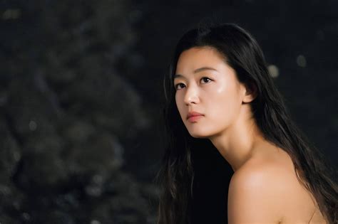 Jun Ji Hyun Glows in Nude